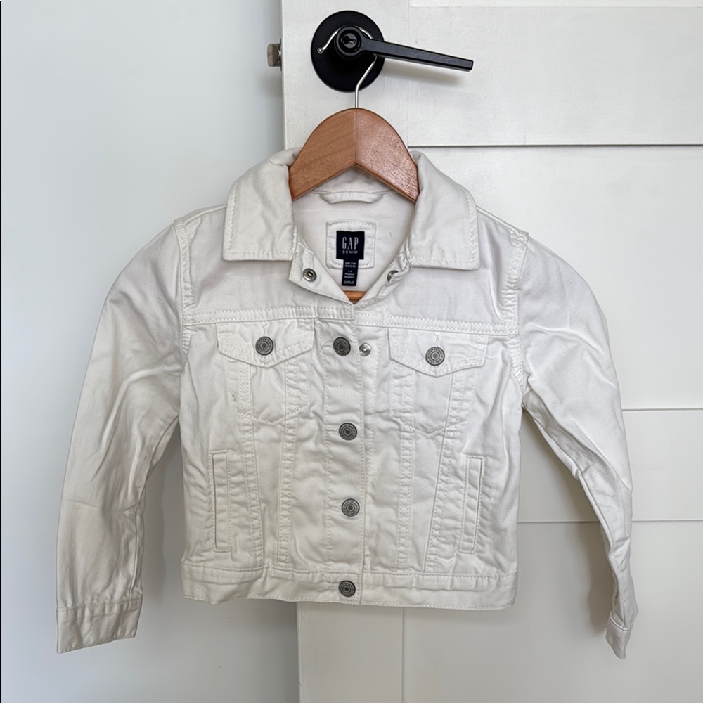 Classic Jean Jacket from Gap Kids in white, size small, in EUC